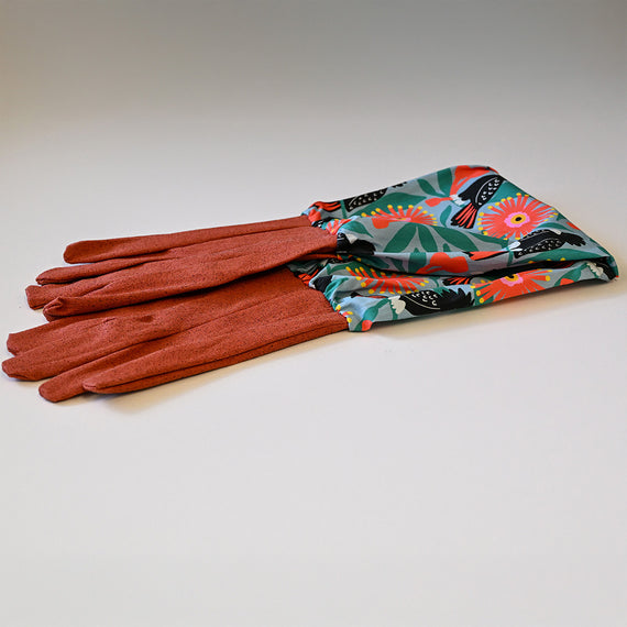 Glove - L/S, Black Cockatoos