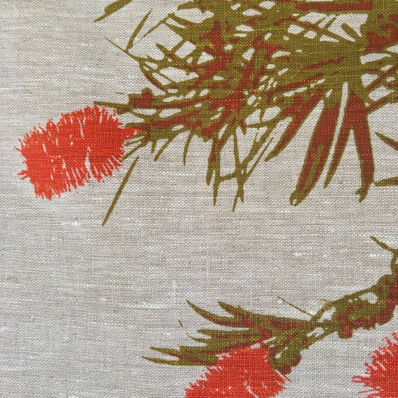 Callistemon Table Runner